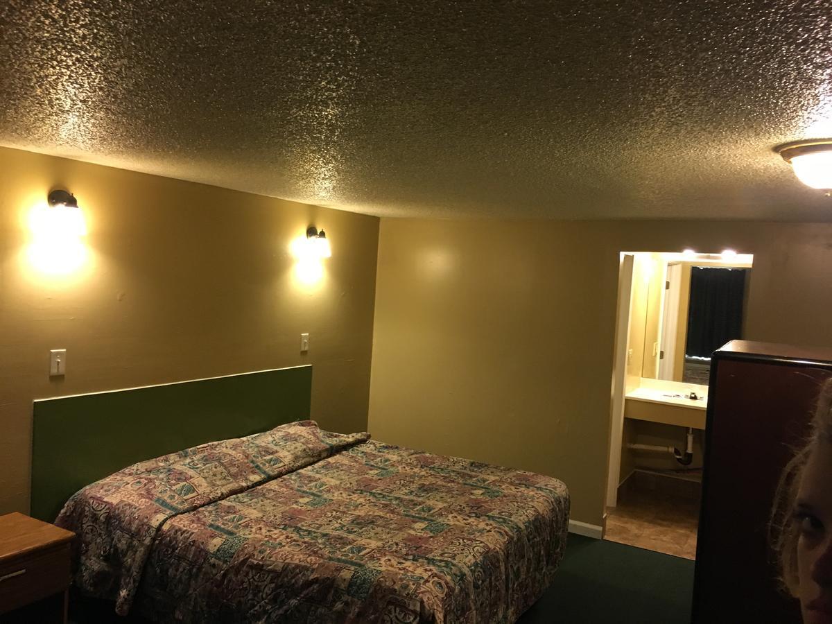 Crown Inn Толедо Экстерьер фото